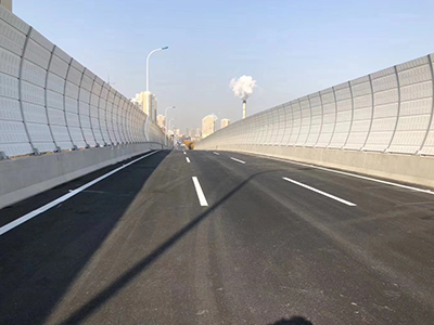 淺析聲屏障形式對(duì)聲衰減的影響